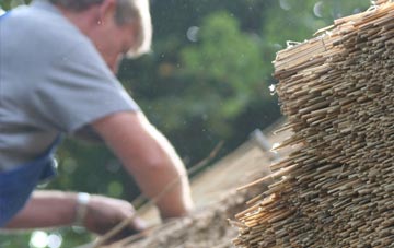 professional Newtown Linford thatchers